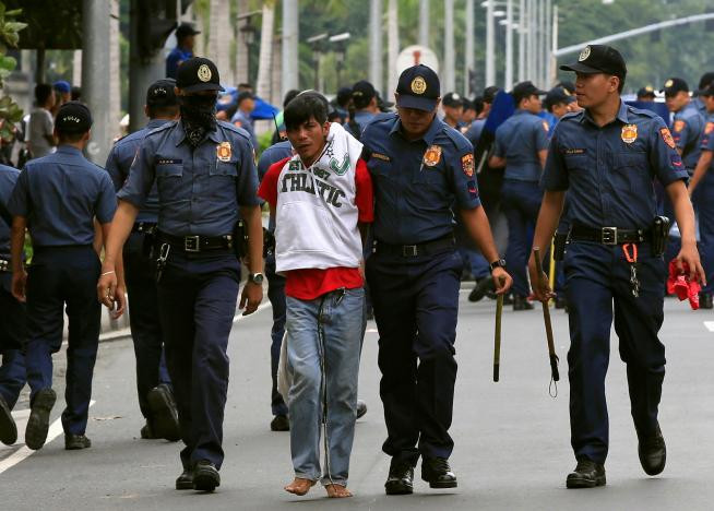 Cảnh sát Philippines đã bắt giữ 29 người liên quan trong vụ việc. Ảnh: Reuters.