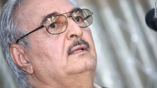 Tướng Haftar từng tham gia vào cuộc đảo chính đưa ông Gaddafi lên nắm quyền vào năm 1969. Ông gia nhập một đội quân Libya chống lại Israel trong cuộc chiến tranh Yom Kippur năm 1973. Năm 1987, ông Haftar trở thành tù nhân chiến tranh khi tham gia cuộc chiến chống Chad. Ảnh: ER.