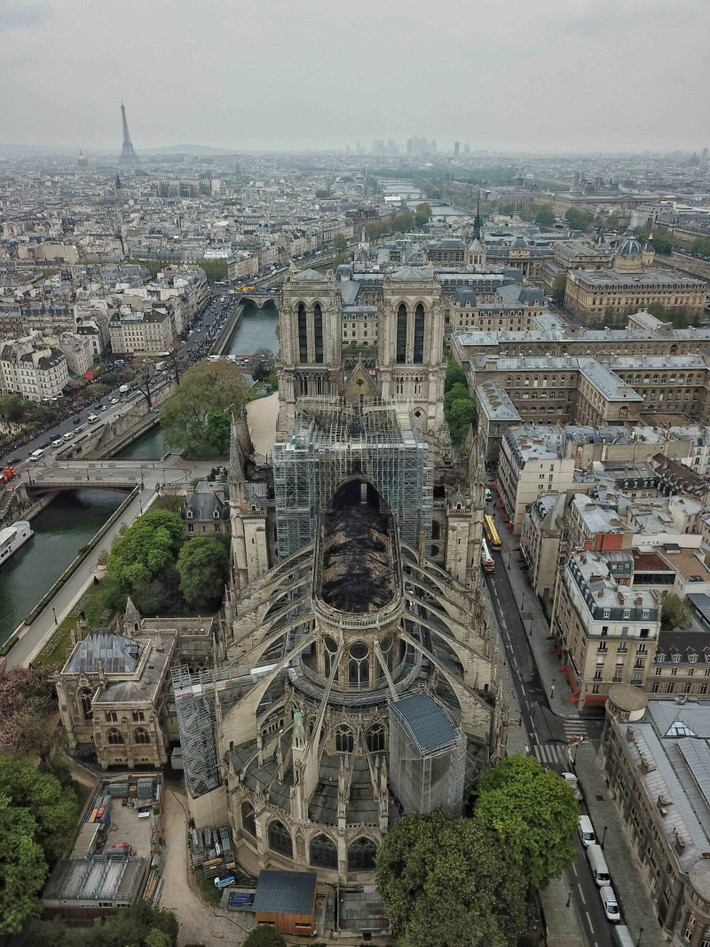 Được biết, Nhà thờ Đức Bà Paris đang trong quá trình tu sửa khi vụ hỏa hoạn xảy ra. Ảnh: CNN.