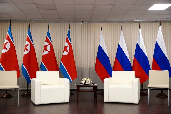 Bên trong căn phòng nơi diễn ra cuộc gặp thượng đỉnh Kim-Putin. Ảnh: TASS.