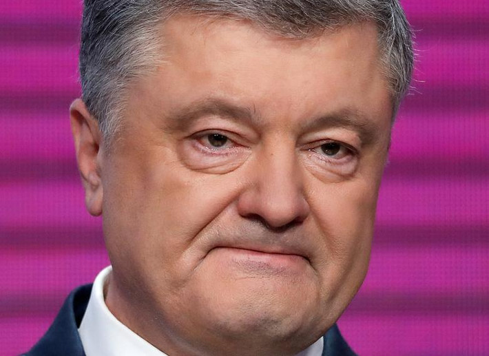 Về phần mình, ông Poroshenko cũng đã chính thức nhận thua sau khi hay tin chỉ giành được hơn 25% số phiếu ủng hộ.
