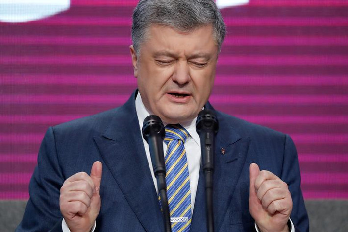 Cuối tuần trước, Tổng thống đương nhiệm Poroshenko, 53 tuổi, đã cố gắng vận động cử tri bỏ phiếu cho ông trong vòng hai của cuộc bầu cử Ukraine.