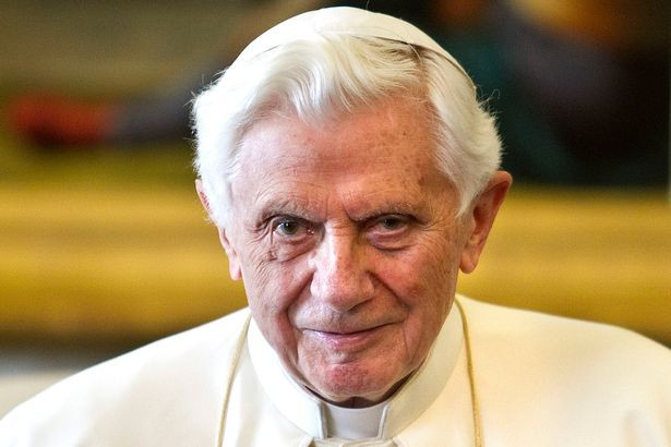 Đức Giáo hoàng Benedict XVI đứng ở vị trí thứ 11 trong danh sách những người có sức ảnh hưởng nhất thế giới năm 2009. Ảnh: Mirror.