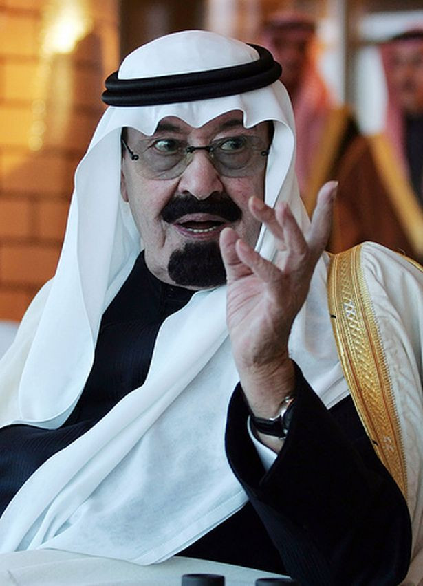 Quốc vương Saudi Arabia Abdullah bin Abdul Aziz al Saud từng là vị nguyên thủ giàu thứ ba trên thế giới, với khối tài sản lên tới 18 tỷ USD. Ông qua đời vào ngày 23/1/2015. Ảnh: Mirror.