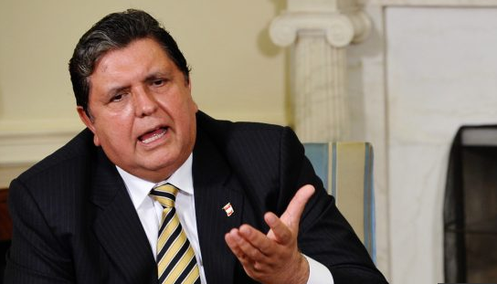 Một năm sau, ông rời Peru sang Tây Ban Nha và khẳng định đã tốt nghiệp ngành luật với học vị Tiến sĩ. Năm 1974, ông tới Pháp và theo học tại Đại học Paris I. Ảnh: ET.