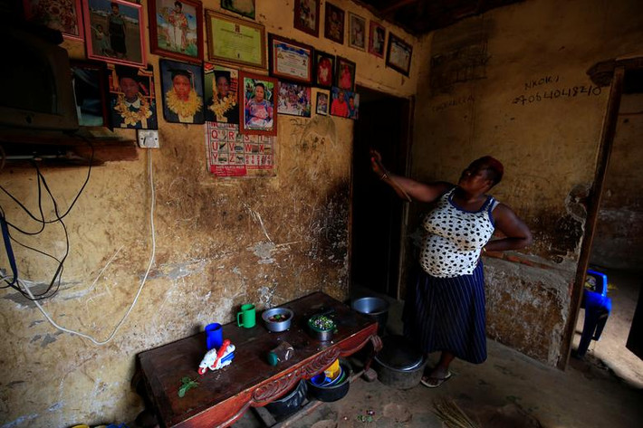 Một góc trong ngôi nhà của bà mẹ Uganda đặc biệt.