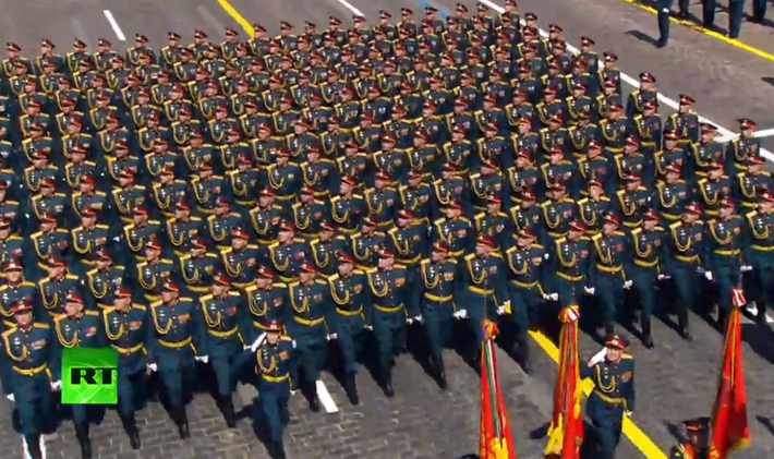 Đây cũng là dịp để người Nga biểu thị tinh thần đoàn kết dân tộc cũng như nâng cao tinh thần yêu nước, ý thức dân tộc...