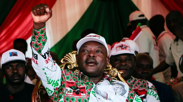 Thông cáo của Chính phủ Burundi ngày 10/6 cho biết, Tổng thống Nkurunziza tử vong vì đau tim. Trước đó, ông đã tham gia một trận đá bóng hôm 5/6, sau đó đổ bệnh trong đêm và phải nhập viện. Ảnh: AJ.