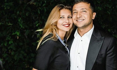 Sau khi ông Zelensky thành lập công ty Kvartal 95 Studio, bà Olena còn gác lại công việc kiến trúc để tập trung viết kịch bản cho công ty sản xuất chương trình của chồng. Ảnh: AP.
