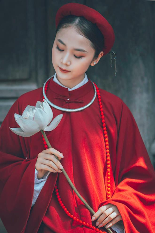 Hồ Phương Linh hiện đang là sinh viên năm cuối Học viện Tài chính. Quan điểm sống của Linh: “Là một người trẻ, mình luôn nỗ lực sống đúng với lứa tuổi của mình, tự xây dựng cho mình một thanh xuân rực rỡ nhất”. (Ảnh: Quang Huy)