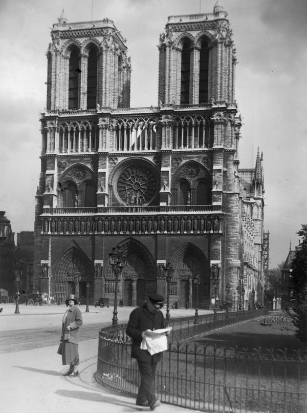 Tuy nhiên, Nhà thờ Đức Bà Paris đã trải qua nhiều vụ hỏa hoạn, gần đây nhất là vụ cháy xảy ra vào năm 2019.