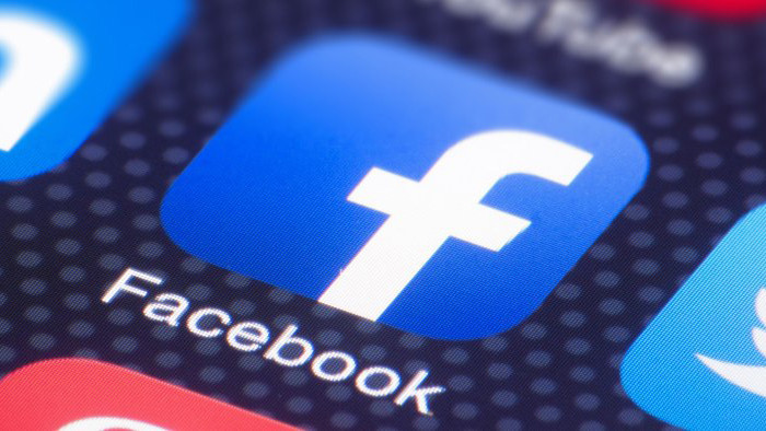 Facebook bị cấm ở Trung Quốc từ năm 2009. Hầu hết người dân ở đây sử dụng kênh truyền thông xã hội khác như Baidu, WeChat và Sina Weibo. Trung Quốc còn có kênh Youtube riêng, được gọi là Youku Tudou.