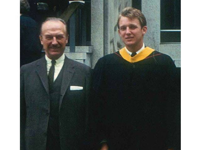 Ông Trump tốt nghiệp ngành Kinh tế của trường Tài chính Wharton thuộc Đại học Pennsylvania vào năm 1968. Sau đó, ông bắt đầu sự nghiệp tại công ty phát triển bất động sản E. Trump & Son của cha ông.