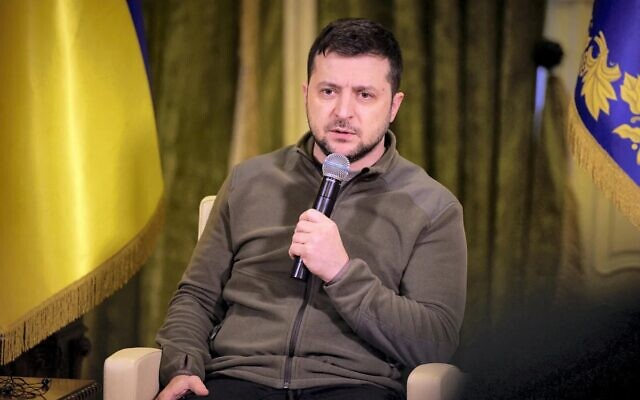 Tuy nhiên, ngày 22/2/2025, Tổng thống Volodymyr Zelensky tuyên bố ông sẵn sàng từ chức nếu điều đó cần thiết để đạt được hòa bình ở Ukraine hoặc để đổi lấy tư cách thành viên NATO cho nước này. Ảnh: Văn phòng Tổng thống Ukraine.