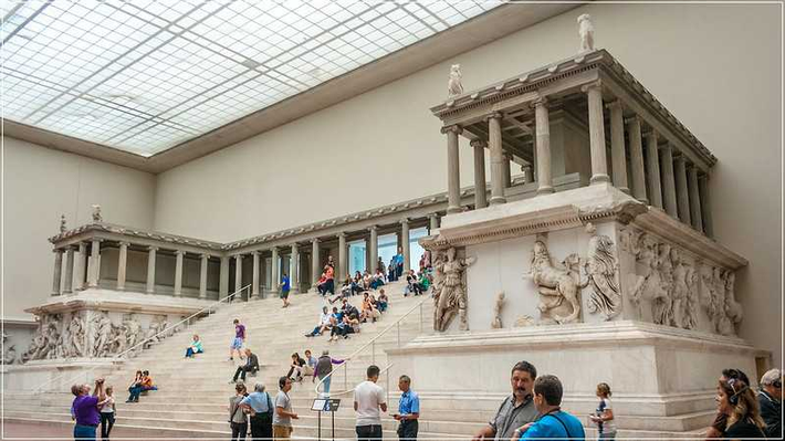Berlin là thành phố của các bảo tàng và phòng trưng bày. Thủ đô của Đức có hơn 180 bảo tàng và phòng trưng bày, thậm chí còn nhiều hơn cả những ngày mưa trong một năm.