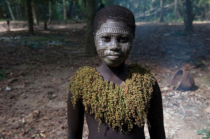 Tuy nhiên, lối sống của người Jarawa, vốn đã được định hình từ khi loài người xuất hiện, đã bị ảnh hưởng rất nhiều. Ảnh: BP.