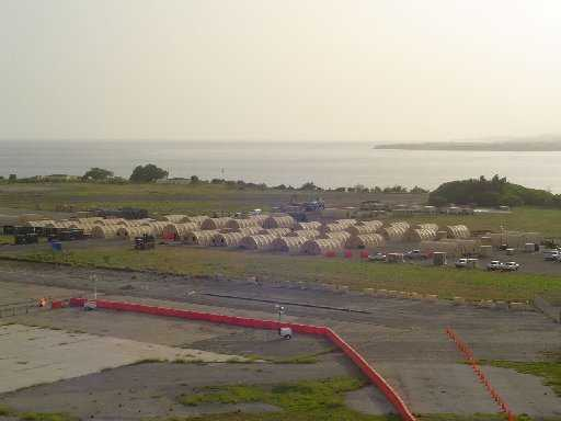 Trại giam Vịnh Guantanamo là một nhà tù quân sự của Mỹ nằm trong căn cứ Hải quân Vịnh Guantanamo, trên bờ biển Vịnh Guantanamo, Cuba. Ảnh: Wikipedia.