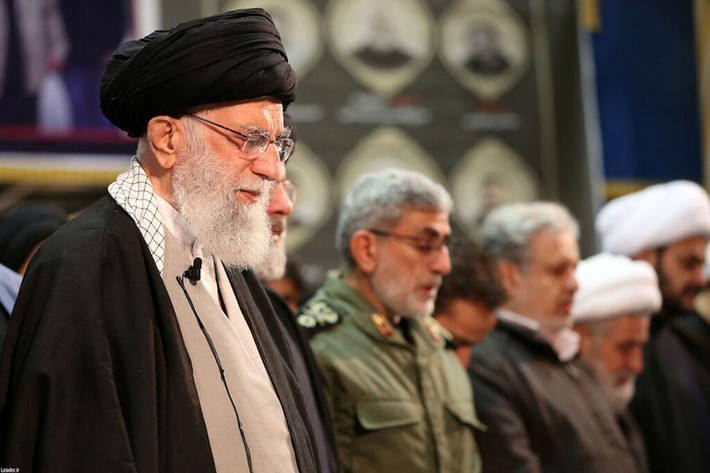 Lãnh tụ Khamenei trước đó tuyên bố “đòn trả đũa tàn khốc đang chờ những kẻ giết hại Tướng Soleimani”.