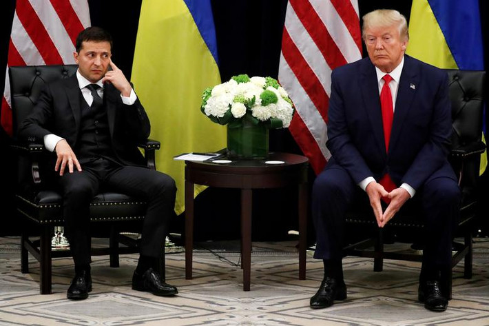 Tổng thống Mỹ Donald Trump hội đàm với người đồng cấp Ukraine Volodymyr Zelensky trong cuộc gặp song phương bên lề phiên họp Đại hội đồng Liên Hợp Quốc ở thành phố New York, Mỹ, ngày 25/9/2019.