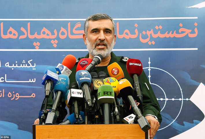 Tướng Amir Ali Hajizadeh, chỉ huy lực lượng không quân của Vệ binh Cách mạng Hồi giáo Iran (IRGC), ngày 11/1 cho biết chiếc máy bay Ukraine đã bị nhận diện nhầm là tên lửa hành trình đang lao tới, và vị chỉ huy đơn vị phòng không chỉ có 10 giây để đưa quyết định bắn hạ nó hay không. "Sau khi nghe tin về vụ rơi máy bay Ukraine, tôi ước mình đã chết và không phải chứng kiến một vụ tai nạn như vậy", Tướng Iran Hajizadeh nói trong cuộc họp báo.