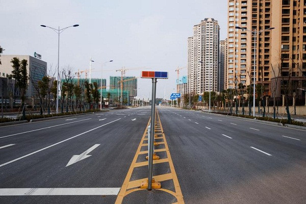 Tuyến đường ở Yueyang, tỉnh Hồ Nam, vắng tanh khi nơi này bị phong tỏa một phần hôm 28/1.