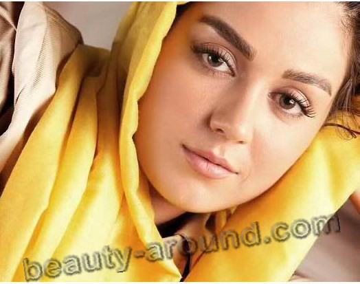 Nữ diễn viên Iran xinh đẹp Afsaneh Pakroo.