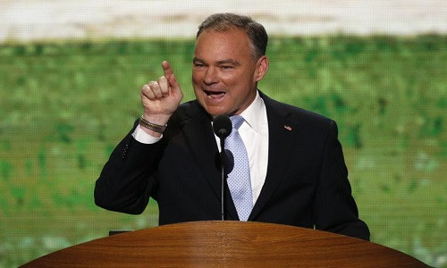 Ông Tim Kaine phát biểu trong ngày đầu diễn ra Đại hội toàn quốc Đảng Dân chủ ở Charlotte, Bắc Carolina, ngày 4/9/2012.