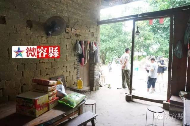 Khi được hỏi về tương lai của những đứa trẻ, ông Liang chỉ im lặng và lắc đầu.