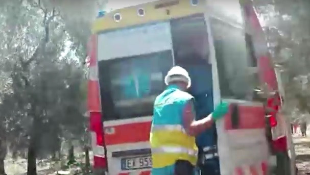 IL Messagero đưa tin, một em nhỏ đã được đưa ra khỏi đống đổ nát và đưa tới bệnh viện bằng trực thăng cứu hộ.
