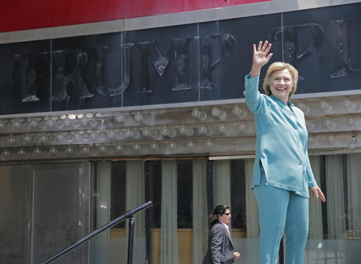 Bà Clinton phát biểu tại cuộc vận động tranh cử ở thành phố Atlantic, New Jersey, ngày 6/7/2016.