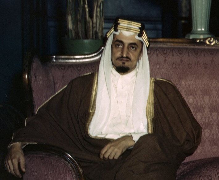 Vụ ám sát cựu Quốc vương Ả-rập Xê-út Faisal bin Musaid Al Saud vào ngày 25/3/1975 từng gây chấn động thế giới bởi hung thủ chính là cháu trai của vị Quốc vương này, Hoàng tử Faisal bin Musaid. Hoàng tử Faisal bin Musaid đã bị chặt đầu vào ngày 18/6/1975 tại Riyadh.
