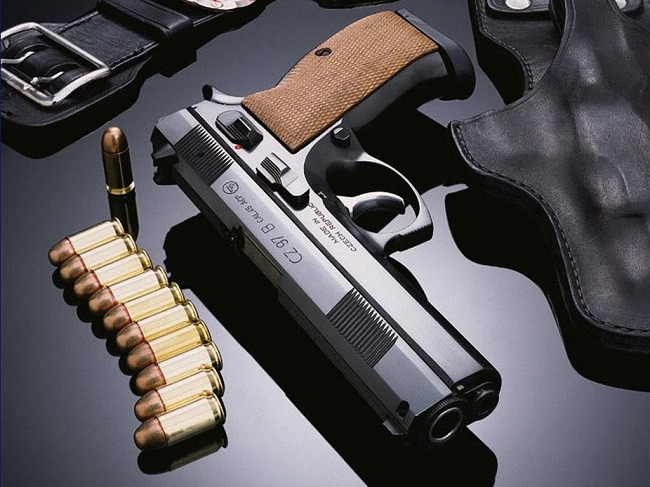Theo Gun Violence Archive, tính đến ngày 23/12/2015, hơn 50 nghìn vụ bạo lực súng đạn xảy ra tại Mỹ khiến 12.942 người thiệt mạng. Như vậy, trung bình có 36 người thiệt mạng mỗi ngày vì bạo lực súng đạn trong năm 2015.