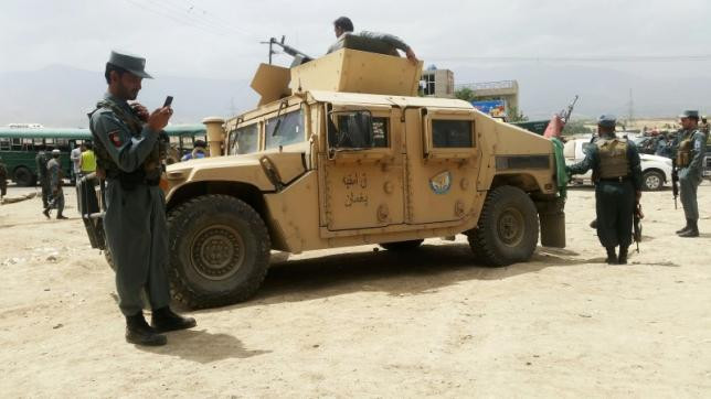 Về phía lực lượng Taliban thông báo, khoảng 150 cảnh sát thiệt mạng và hàng chục người khác bị thương.