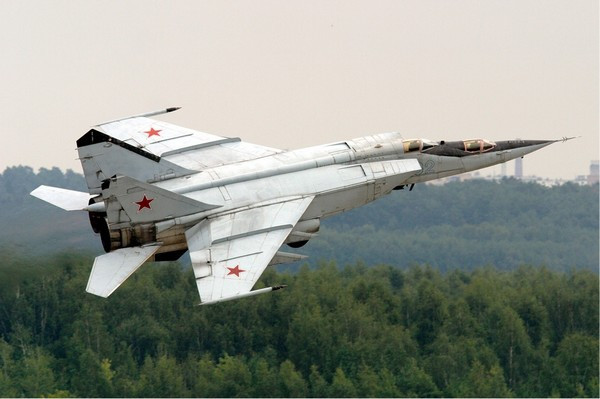 Máy bay Mikoyan MiG-25 có vận tốc tối đa lên tới 3.491 km/h.