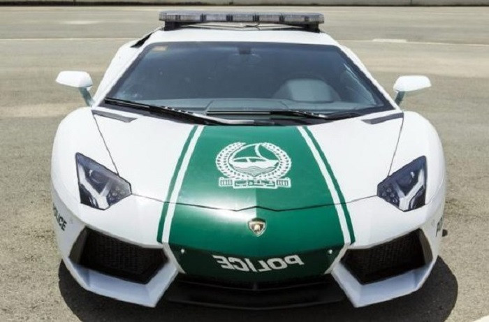 Chiếc xe cảnh sát sang trọng ở Dubai.