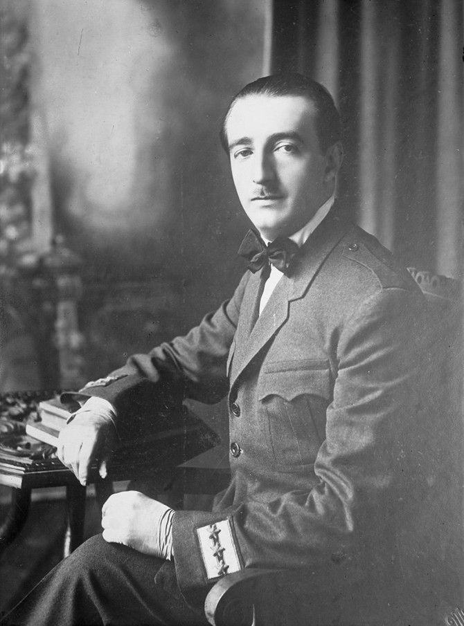 Ngày 21/2/1931, Quốc vương Zog I của Albania cũng từng bị ám sát hụt. Được biết, ông làm Tổng thống kiêm chức Thủ tướng từ năm 1925 đến năm 1928 sau đó xưng vương, hiệu là Zog I. Ông qua đời năm 65 tuổi trong thời gian sống lưu vong ở Pháp.