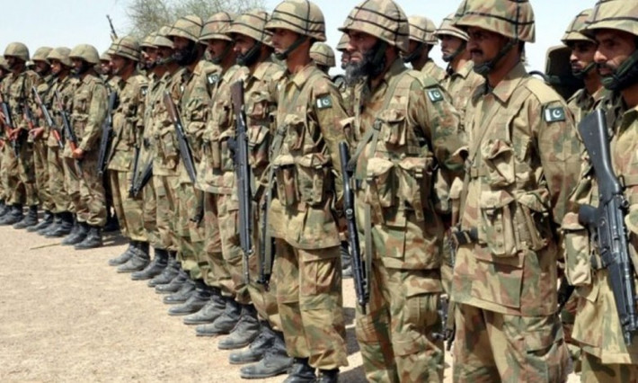 Mỹ phối hợp với các quan chức Cơ quan tình báo ở Pakistan xây dựng một đội quân mà Mỹ đang hỗ trợ tài chính và huấn luyện. Đây là thỏa thuận bí mật giữa Mỹ và Cơ quan tình báo Pakistan (ISI).