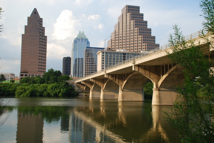 Từ năm 2013, một thành phố lớn duy nhất ở Mỹ không xảy ra vụ xả súng hàng loạt là Austin (bang Texas). Thành phố với hơn 400 nghìn dân này dường như là nơi an toàn nhất của nước Mỹ.