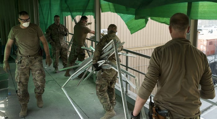 Được biết, những kẻ đánh bom liều chết của Taliban còn tấn công một cơ sở y tế đang được xây dựng bên ngoài căn cứ không quân Bagram. Cơ sở y tế này được sử dụng làm nơi điều trị cho những người dân địa phương Afghanistan.