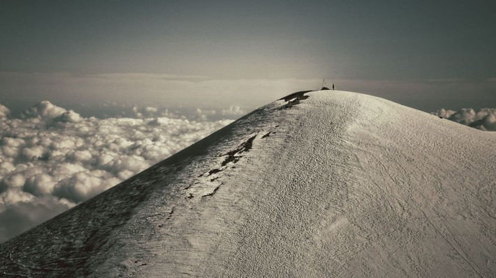 Núi lửa Mauna Kea ở Hawaii (Mỹ). Đây là đỉnh cao nhất trên đảo và là địa điểm linh thiêng đối với người dân địa phương.
