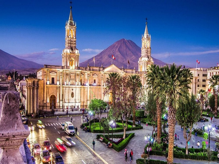 Hay ghé thăm cung điện tráng lệ trong thành phố Arequipa, Peru.