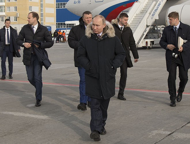 Lực lượng cận vệ của ông Putin được phân chia các nhiệm vụ cụ thể, từ việc làm lá chắn sống luôn che chắn cho Tổng thống, ngăn chặn từ xa những người muốn tiếp cận ông cho đến nhiệm vụ bắn tỉa.