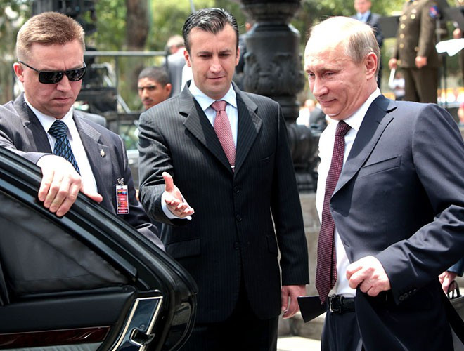 Tổng thống Nga Vladimir Putin vốn nổi tiếng là người đặc biệt coi trọng vấn đề an ninh. Bởi lẽ, ông từng là mục tiêu của 7 vụ ám sát hụt, lần đầu tiên vào năm 2000.