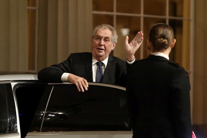 Tổng thống Séc Milos Zeman tới Cung điện Buckingham.