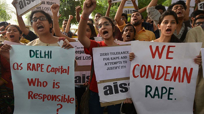 Được biết, số vụ hiếp dâm ở thủ đô New Delhi cao hơn so với các khu vực khác của Ấn Độ. Theo thống kê vào tháng 6/2013, 806 vụ cưỡng hiếp xảy ra tại thủ đô New Delhi, trung bình hơn 4 vụ/ngày. Năm 2012, con số này là 706 vụ. Ảnh: AJ.