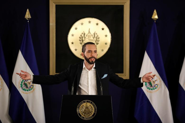 Ông Nayib Bukele, 38 tuổi, là Tổng thống thứ 46 và hiện tại của El Salvador sau khi giành chiến thắng trong cuộc bầu cử năm 2019. Ảnh: Reuters.