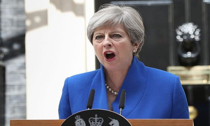 Ngày 24/5, Thủ tướng Anh Theresa May thông báo bà sẽ từ chức vào ngày 7/6, sau hàng loạt bế tắc liên quan tới tiến trình nước Anh rời khỏi Liên minh Châu Âu (Brexit). Tuyên bố trên được đưa ra sau cuộc gặp của Thủ tướng May với Chủ tịch Ủy ban 1922 của Đảng Bảo thủ Geoffrey Clifton Brown. Ảnh: PA.