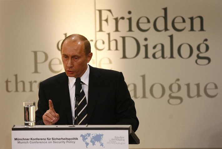 Năm 2007, Tổng tống Putin có bài phát biểu tại Munich (Đức), trong đó ông đả kích Mỹ, cáo buộc Washington "sử dụng vũ lực gần như không thể kiểm soát trong quan hệ quốc tế".
