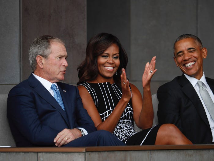 Trả lời phỏng vấn trên chương trình Today tháng 10/2018, bà Obama gọi ông Bush là “đồng phạm” của mình trong mọi “phi vụ” tại các cuộc tụ họp của các cựu tổng thống.