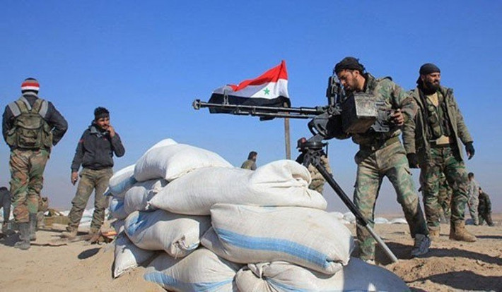 Không quân Syria cũng dội bão lửa xuống nhóm IS gần Palmyra và al-Saneh, xung quanh núi Abu Rajmin, vùng Humeimeh, đập Avirez cho tới khu vực biên giới với tỉnh Deirr Ezzor, gây tổn thất nặng nề cho bọn khủng bố. Ảnh: TT.